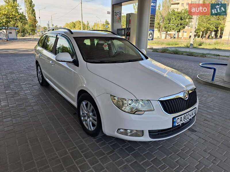 Универсал Skoda Superb 2011 в Николаеве