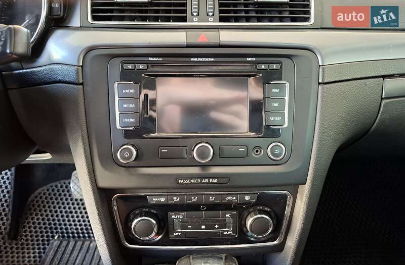 Универсал Skoda Superb 2011 в Николаеве