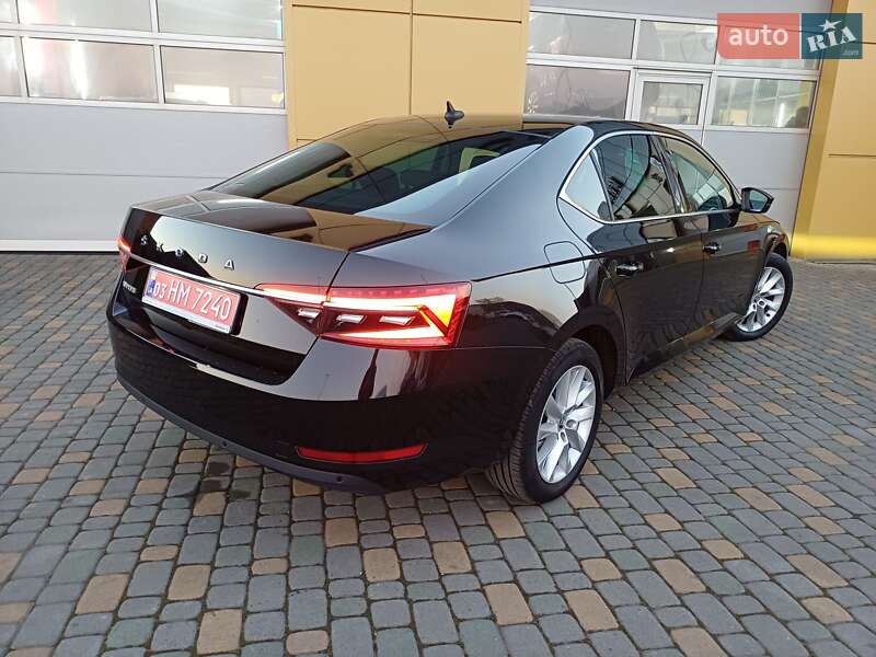 Лифтбек Skoda Superb 2021 в Самборе