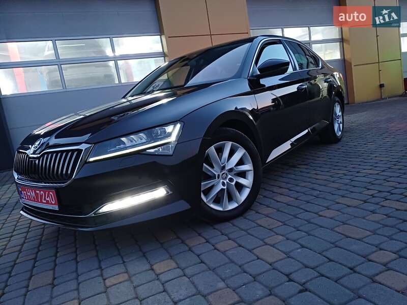 Лифтбек Skoda Superb 2021 в Самборе