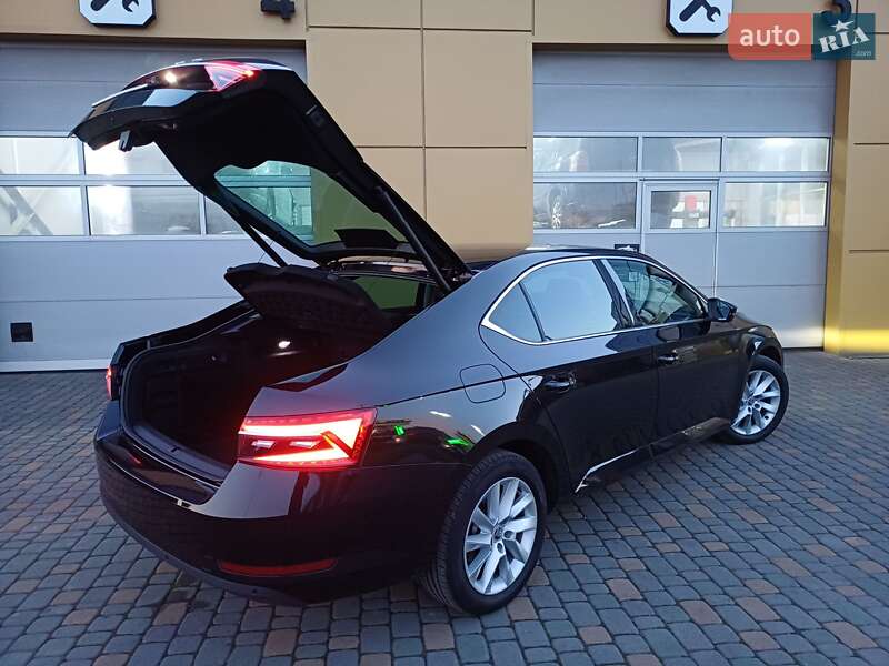 Лифтбек Skoda Superb 2021 в Самборе