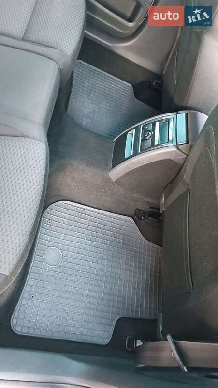 Універсал Skoda Superb 2011 в Сарнах