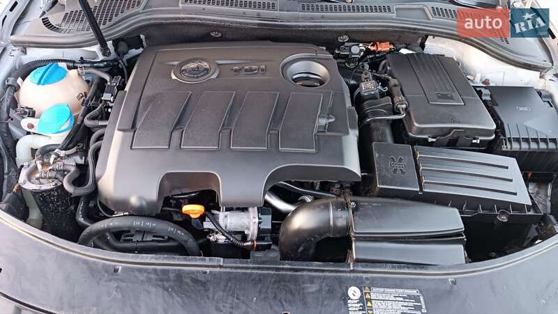 Універсал Skoda Superb 2011 в Сарнах