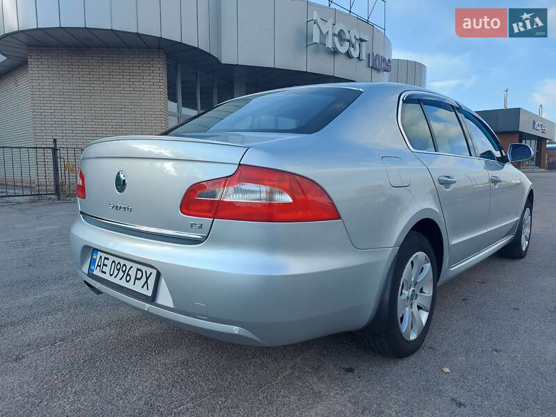 Лифтбек Skoda Superb 2012 в Каменском