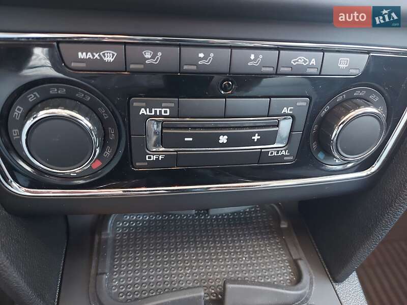 Лифтбек Skoda Superb 2012 в Каменском