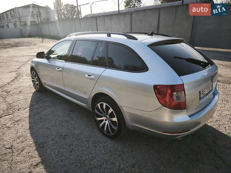 Універсал Skoda Superb 2011 в Дніпрі фото 14 Універсал Skoda Superb 2011 в Дніпрі
