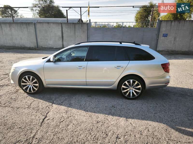 Універсал Skoda Superb 2011 в Дніпрі фото 19 Універсал Skoda Superb 2011 в Дніпрі