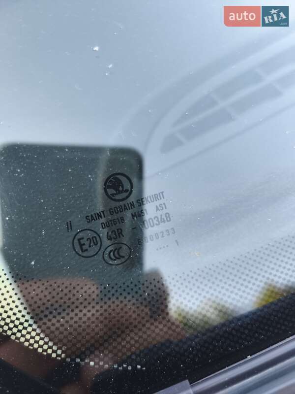 Універсал Skoda Superb 2011 в Дніпрі фото 24 Універсал Skoda Superb 2011 в Дніпрі