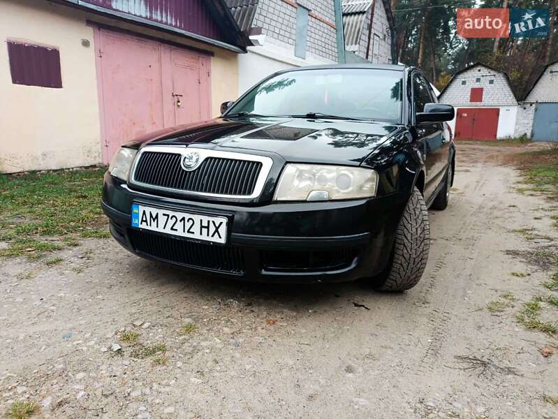 Лифтбек Skoda Superb 2004 в Житомире