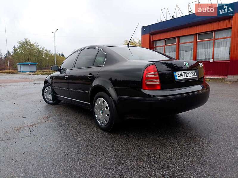 Лифтбек Skoda Superb 2004 в Житомире