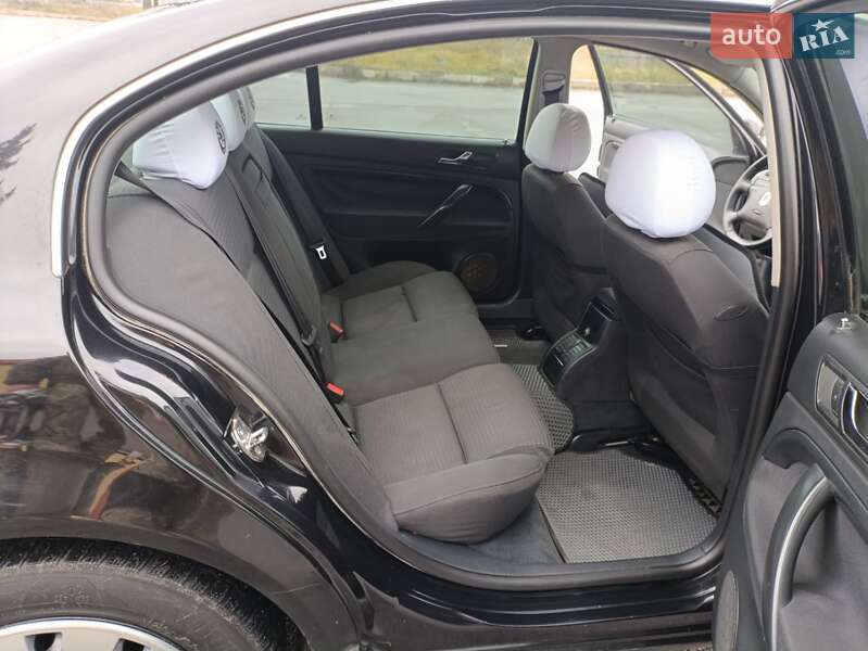 Лифтбек Skoda Superb 2004 в Житомире