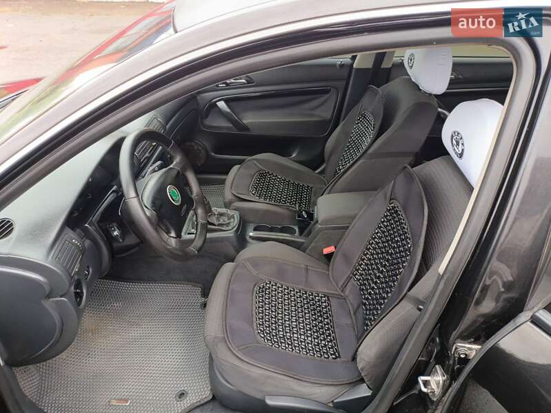 Лифтбек Skoda Superb 2004 в Житомире