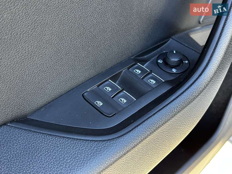 Лифтбек Skoda Superb 2017 в Львове