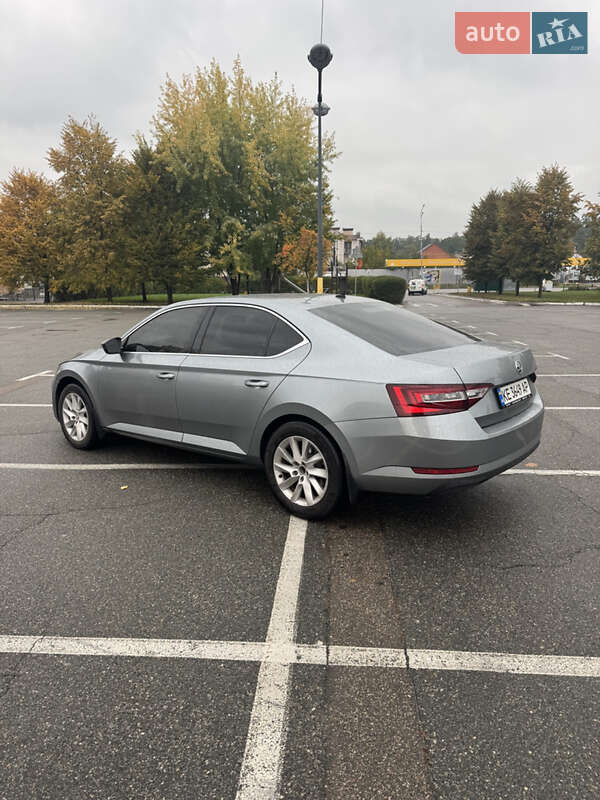 Лифтбек Skoda Superb 2016 в Киеве
