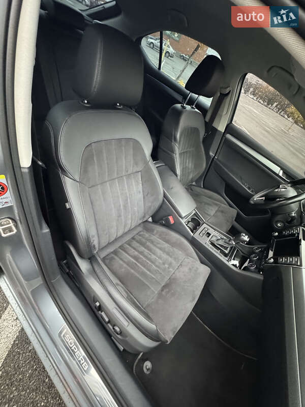 Лифтбек Skoda Superb 2016 в Киеве