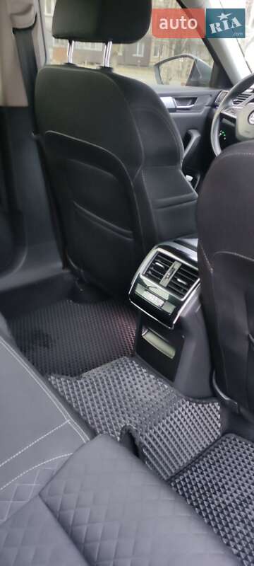 Лифтбек Skoda Superb 2015 в Кривом Роге