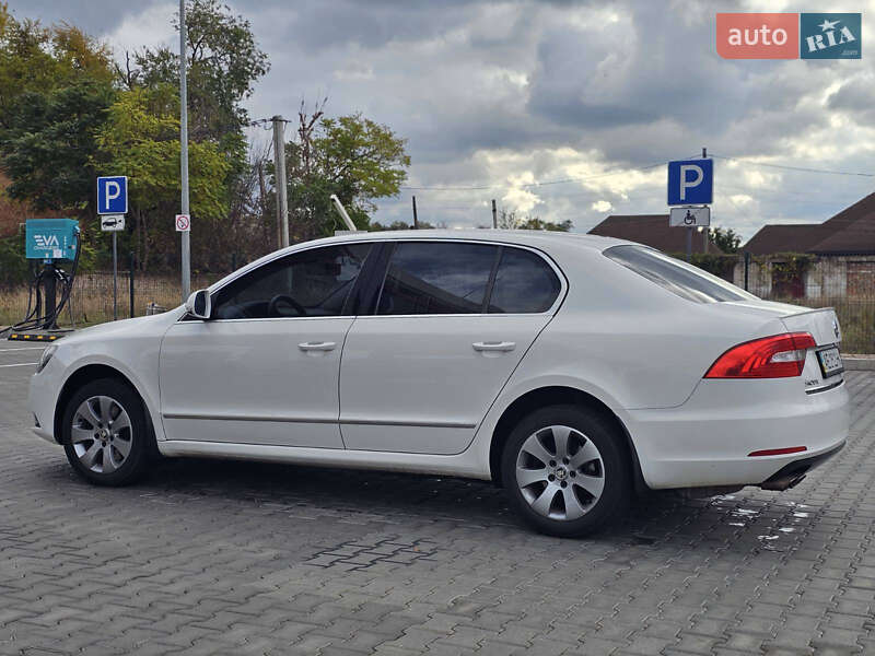 Лифтбек Skoda Superb 2013 в Запорожье