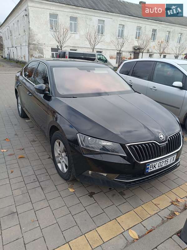 Лифтбек Skoda Superb 2015 в Ровно фото 5 Лифтбек Skoda Superb 2015 в Ровно