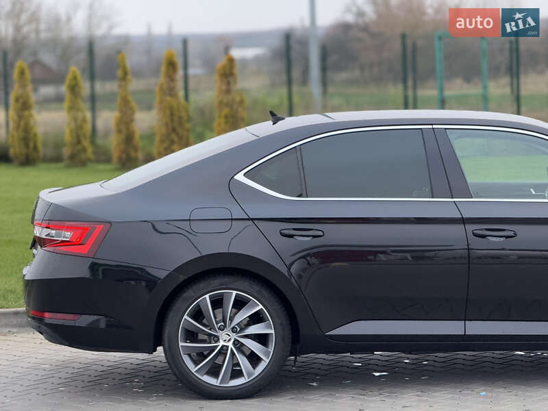 Лифтбек Skoda Superb 2017 в Луцке