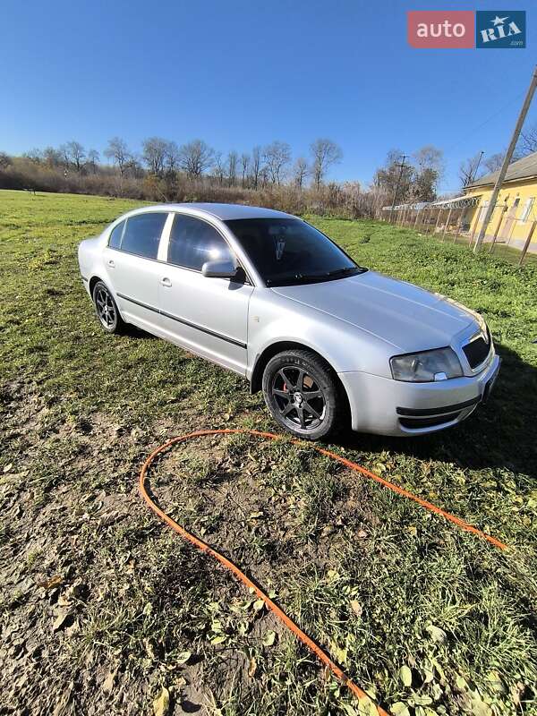 Ліфтбек Skoda Superb 2004 в Ужгороді