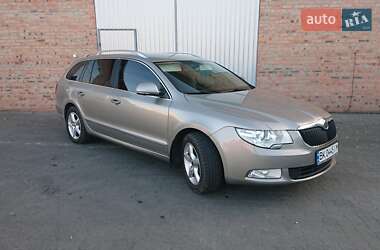 Універсал Skoda Superb 2011 в Сарнах