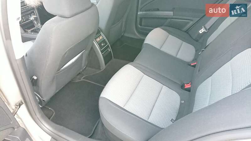 Универсал Skoda Superb 2011 в Сарнах