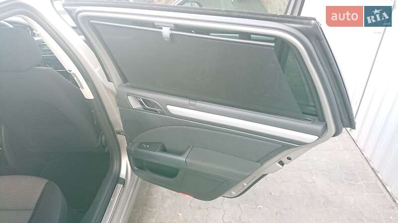 Универсал Skoda Superb 2011 в Сарнах