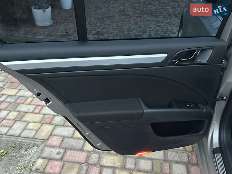 Лифтбек Skoda Superb 2013 в Хороле