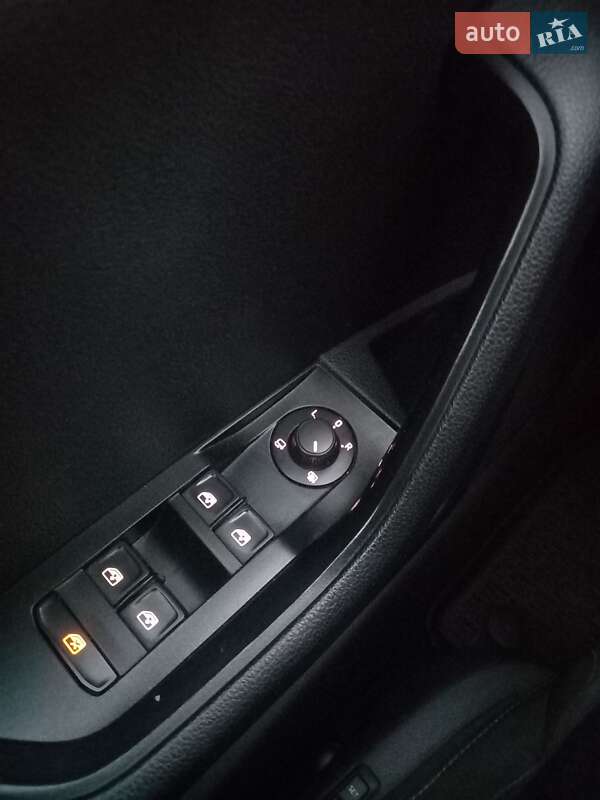 Універсал Skoda Superb 2015 в Львові фото 12 Універсал Skoda Superb 2015 в Львові