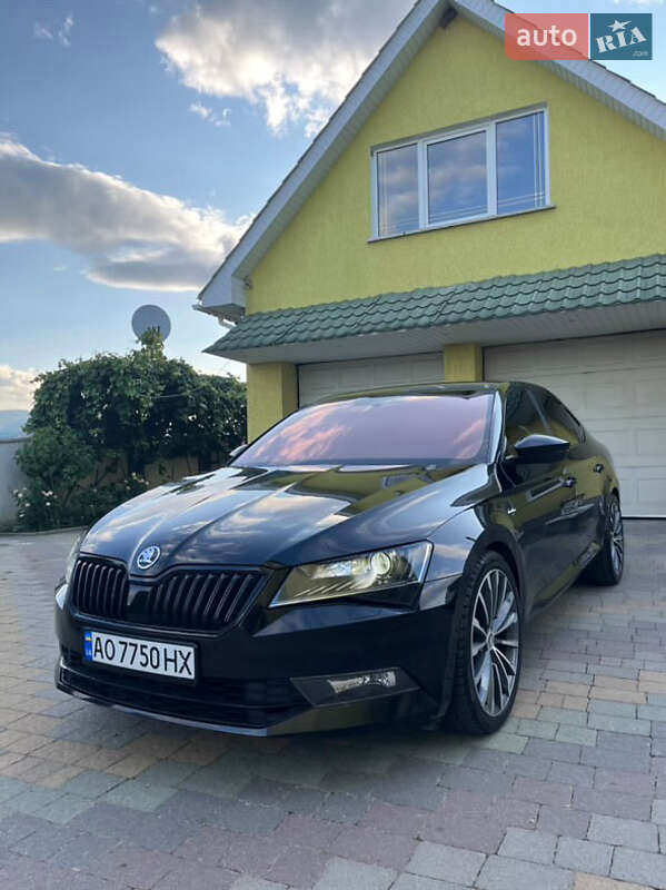 Лифтбек Skoda Superb 2016 в Мукачево