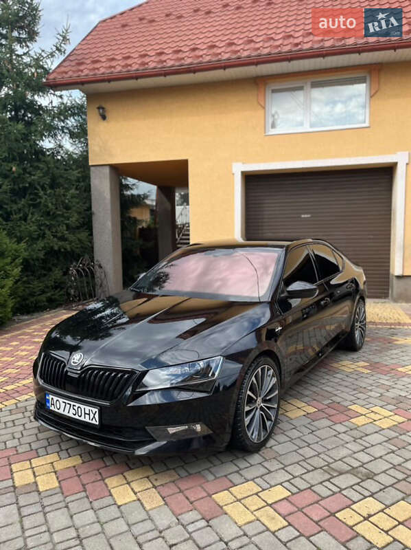 Лифтбек Skoda Superb 2016 в Мукачево