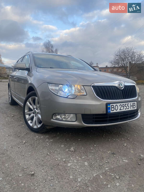 Універсал Skoda Superb 2012 в Тернополі