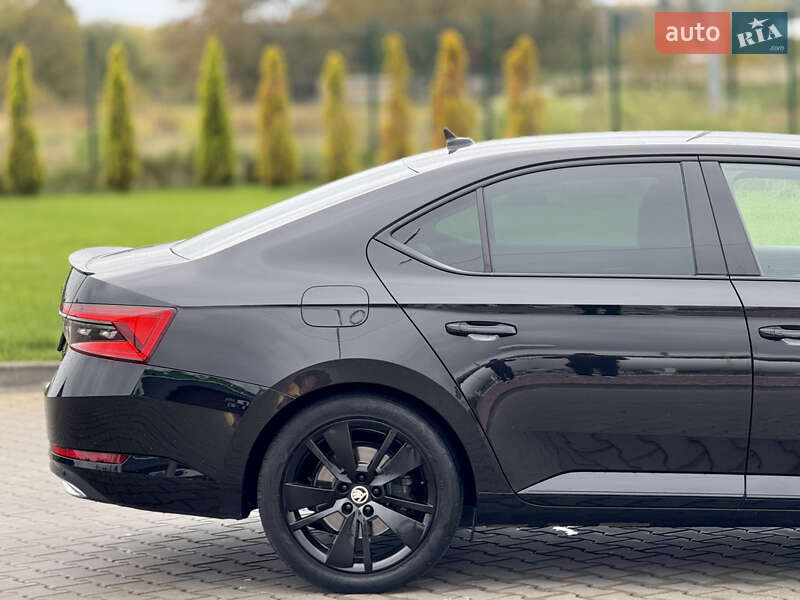 Лифтбек Skoda Superb 2021 в Луцке