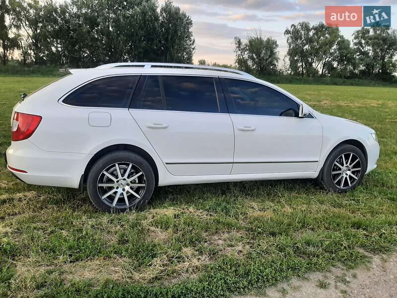 Универсал Skoda Superb 2012 в Киеве