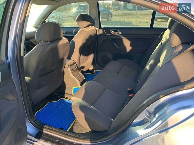 Лифтбек Skoda Superb 2005 в Коломые