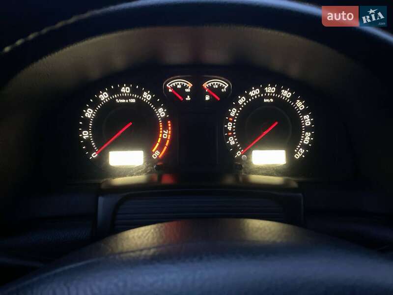 Ліфтбек Skoda Superb 2003 в Турці