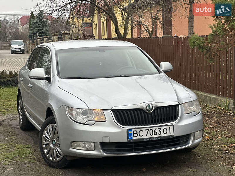 Лифтбек Skoda Superb 2008 в Жовкве