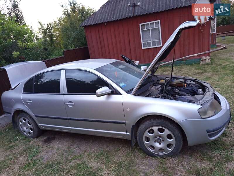 Лифтбек Skoda Superb 2003 в Герце