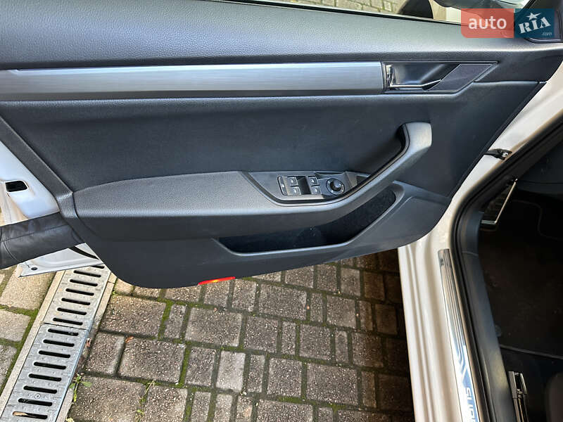 Універсал Skoda Superb 2016 в Івано-Франківську