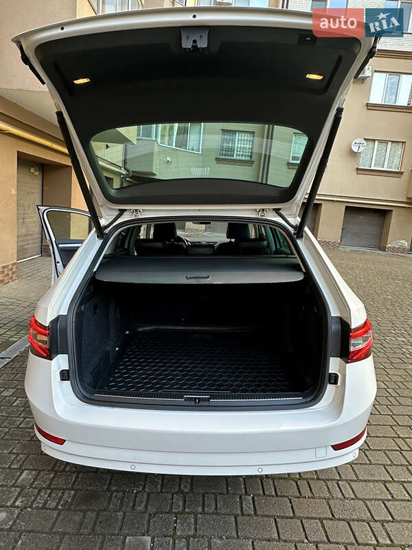 Універсал Skoda Superb 2016 в Івано-Франківську