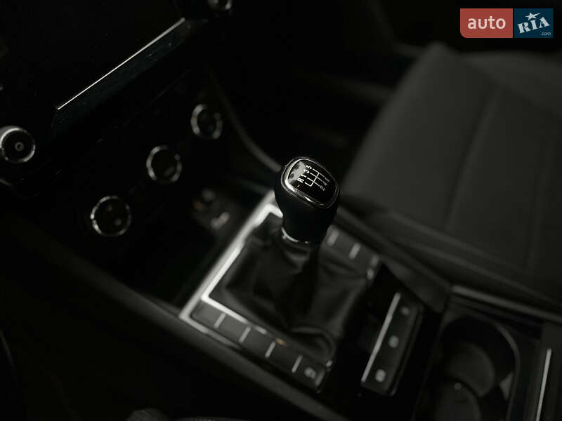 Универсал Skoda Superb 2016 в Ровно фото 20 Универсал Skoda Superb 2016 в Ровно