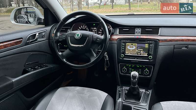 Лифтбек Skoda Superb 2012 в Николаеве