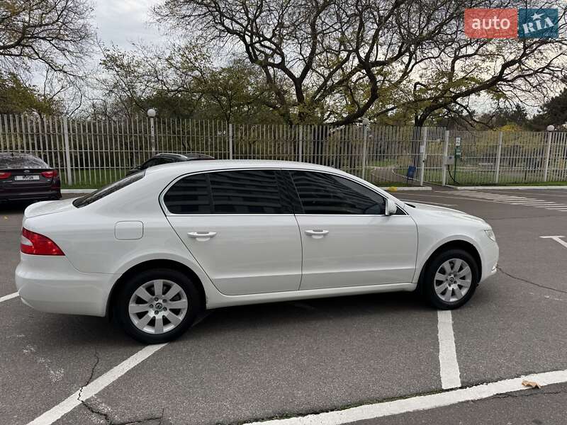 Лифтбек Skoda Superb 2012 в Одессе