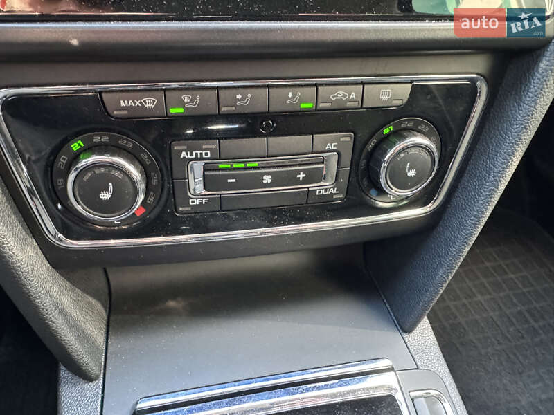 Универсал Skoda Superb 2012 в Вараше фото 24 Универсал Skoda Superb 2012 в Вараше