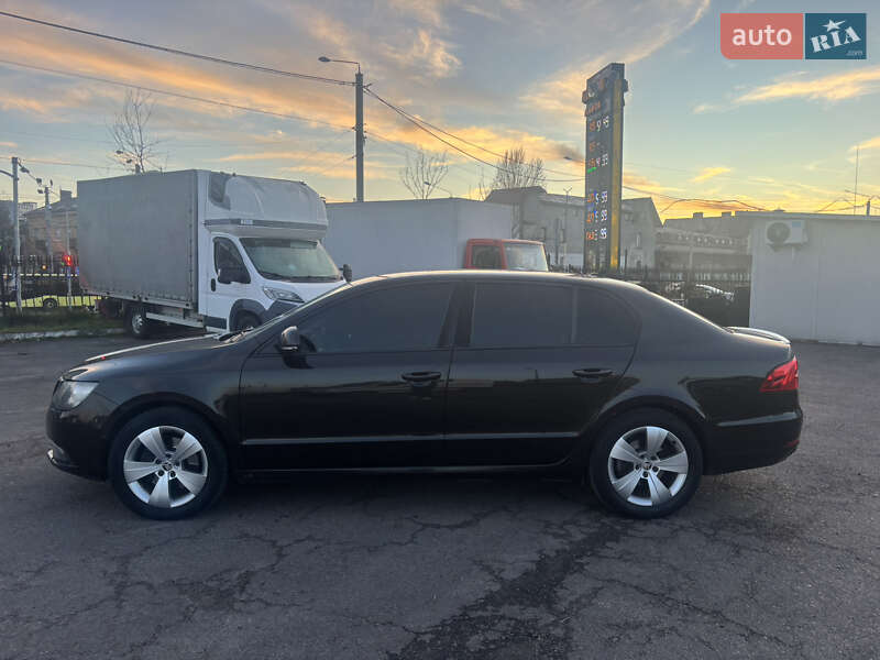 Ліфтбек Skoda Superb 2013 в Львові