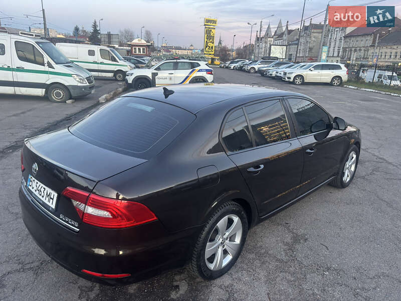 Ліфтбек Skoda Superb 2013 в Львові