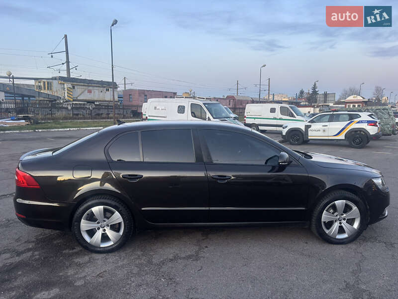 Ліфтбек Skoda Superb 2013 в Львові
