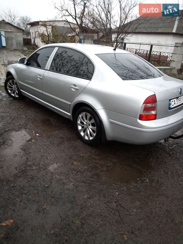 Лифтбек Skoda Superb 2008 в Умани