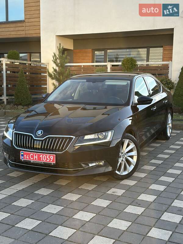 Ліфтбек Skoda Superb 2018 в Стрию