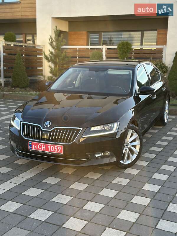 Ліфтбек Skoda Superb 2018 в Стрию